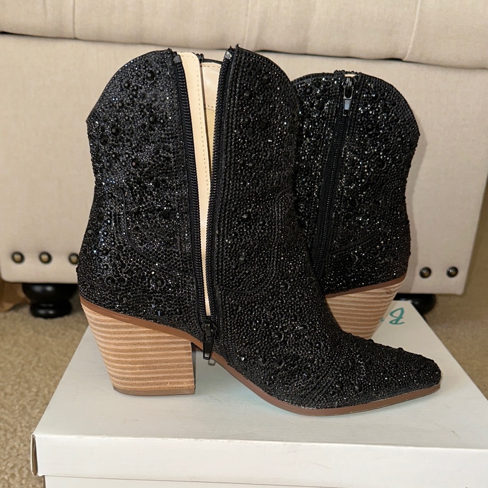 Betsey Johnson Glitter Black Ankle Booties - Picture 10 of 10